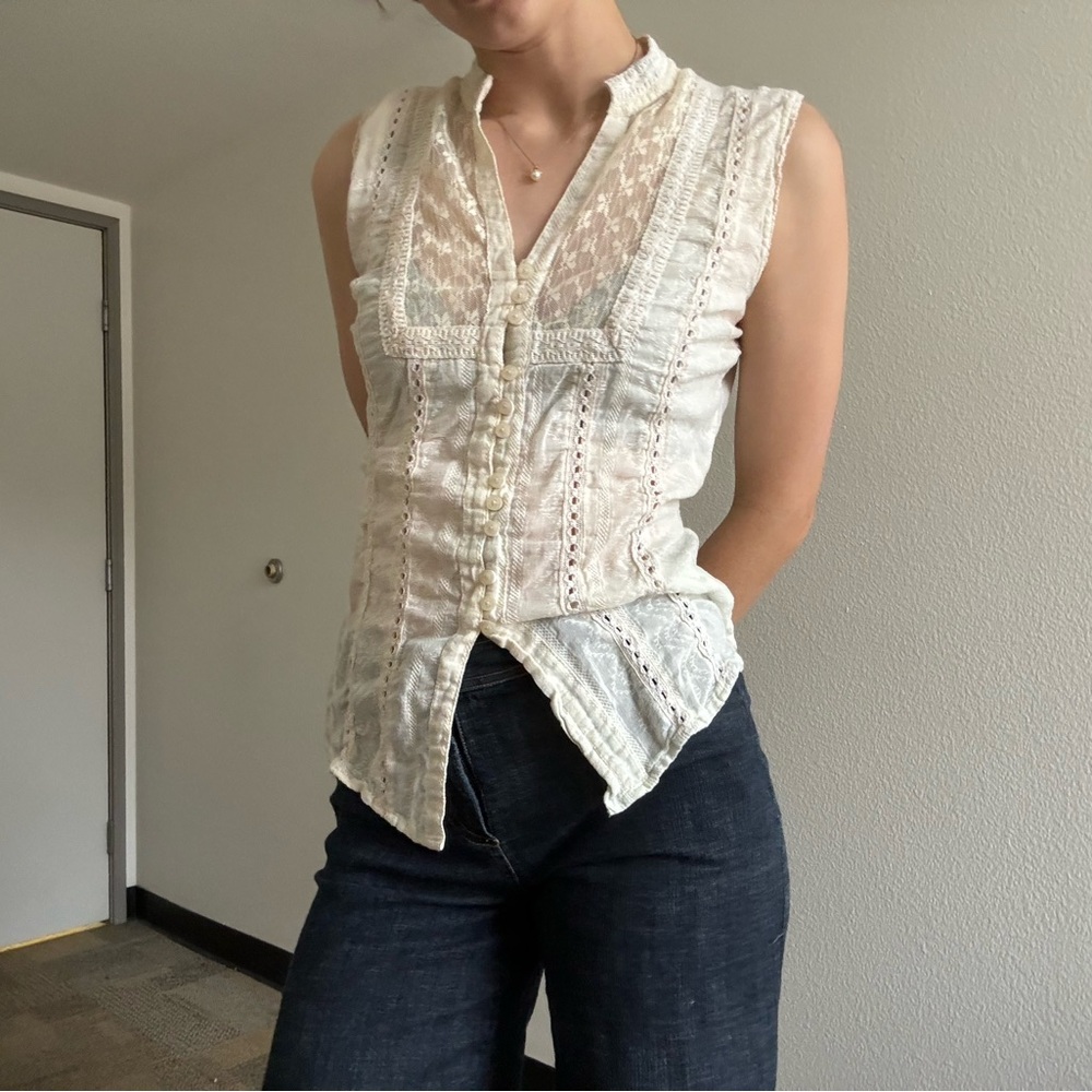 White lacy tank top size small